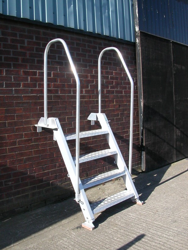 bulwark ladder1428070.jpg bulwark ladder1.jpg